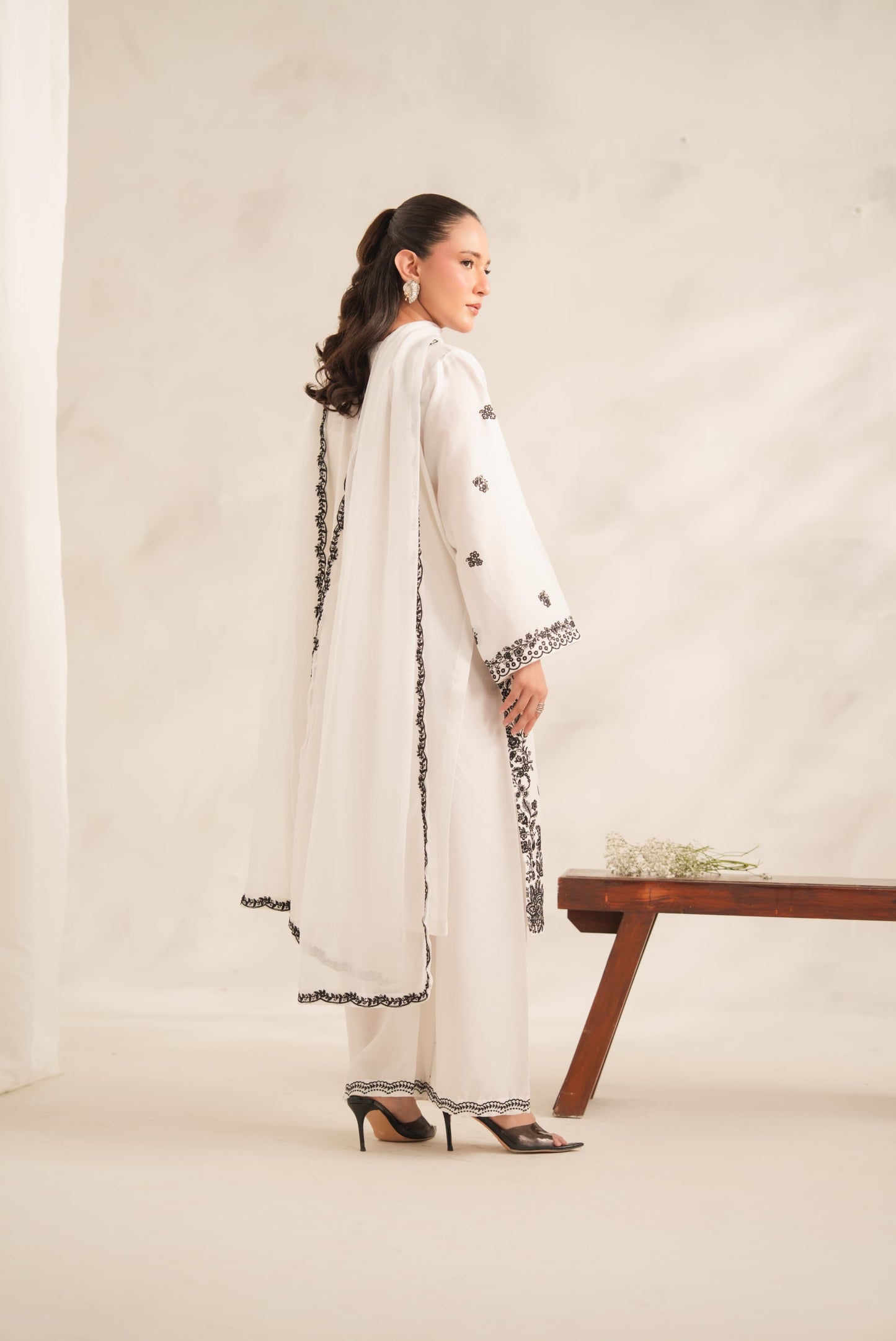 Dil lash embroidery 3pc