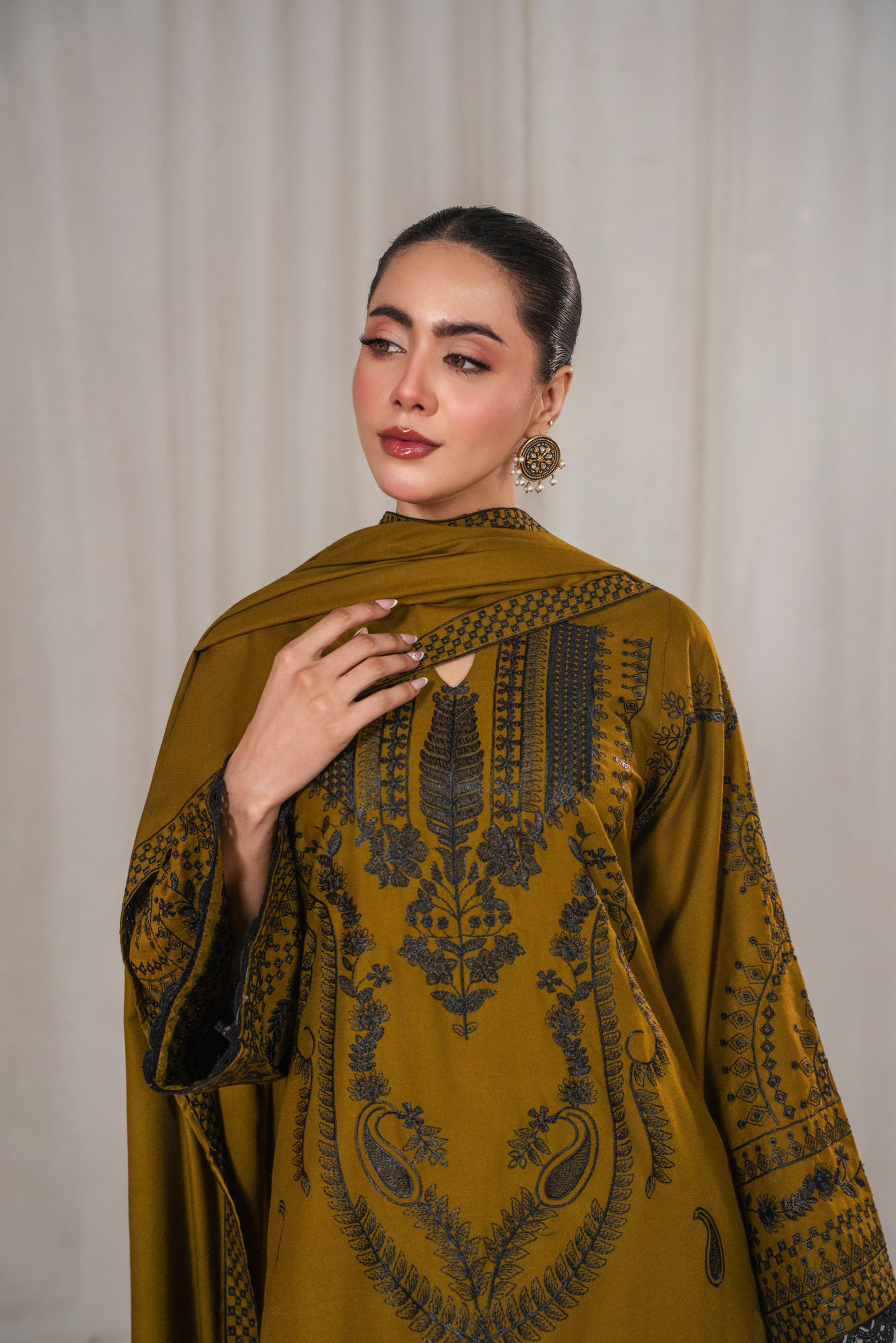 ZAITOON EMBROIDERED 3PC (SHAWL)*