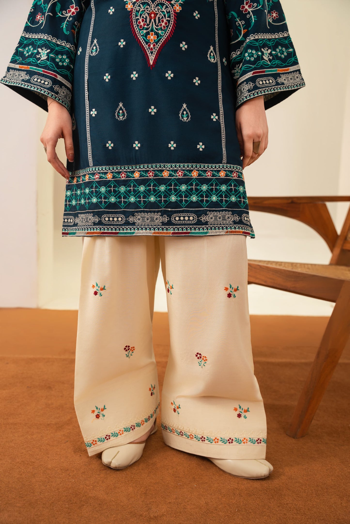 SAJJAL EMBROIDERED 3PC (FARSHI)*