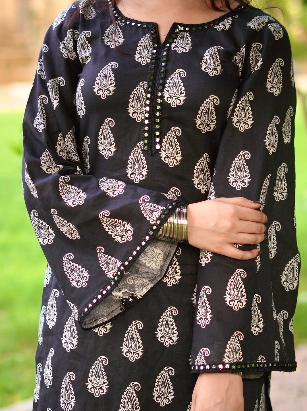 MAHR0 farshi shalwar suit