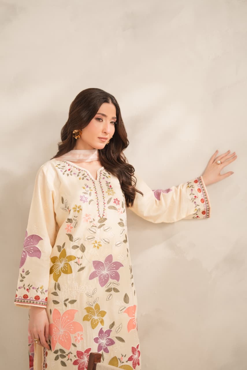 Aroosa Embroided 3pc dress