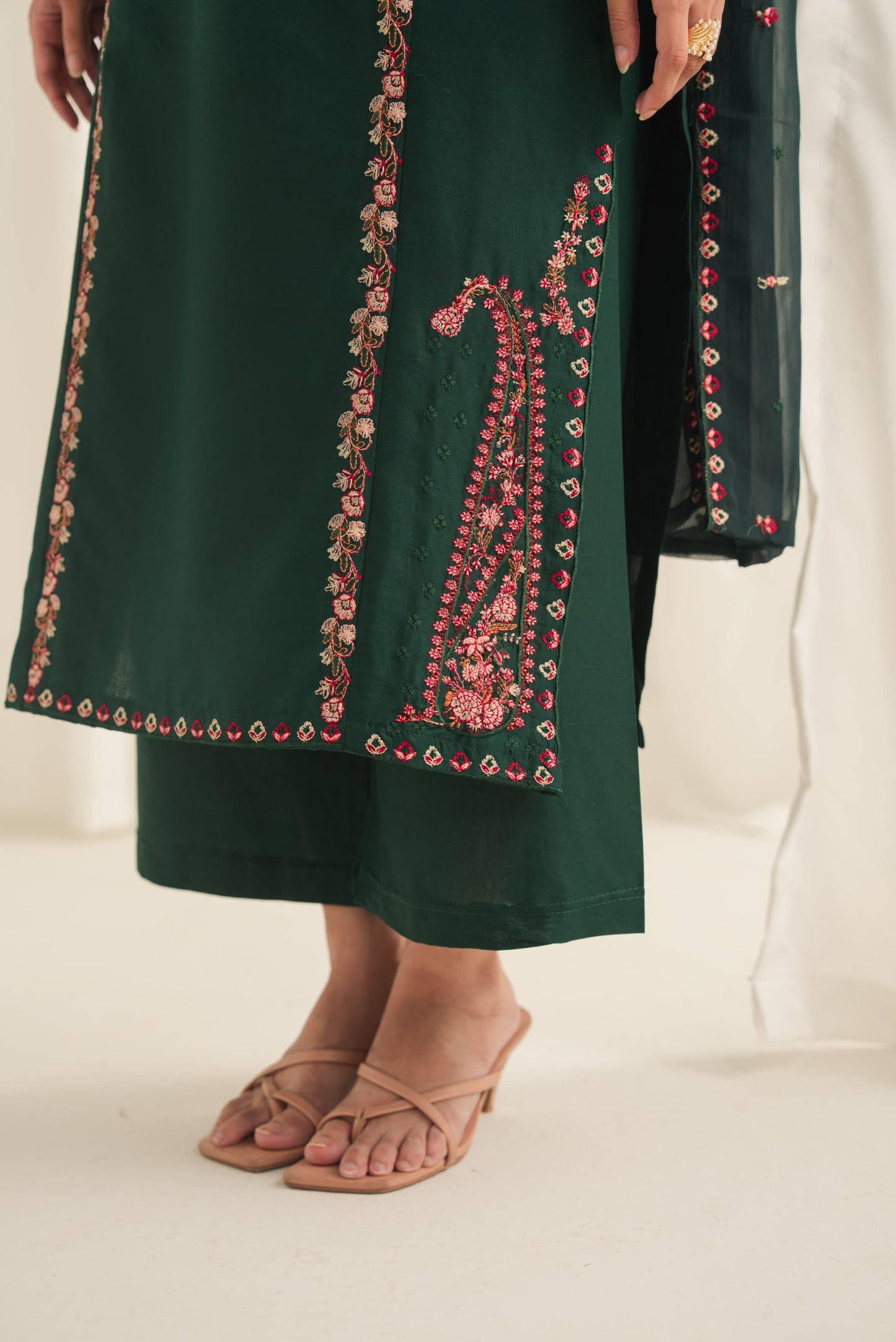 Soha embroidery 3pc dress (Plazo)