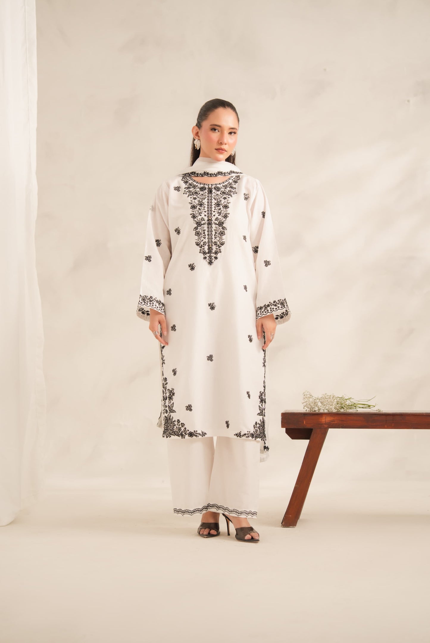 Dil lash embroidery 3pc