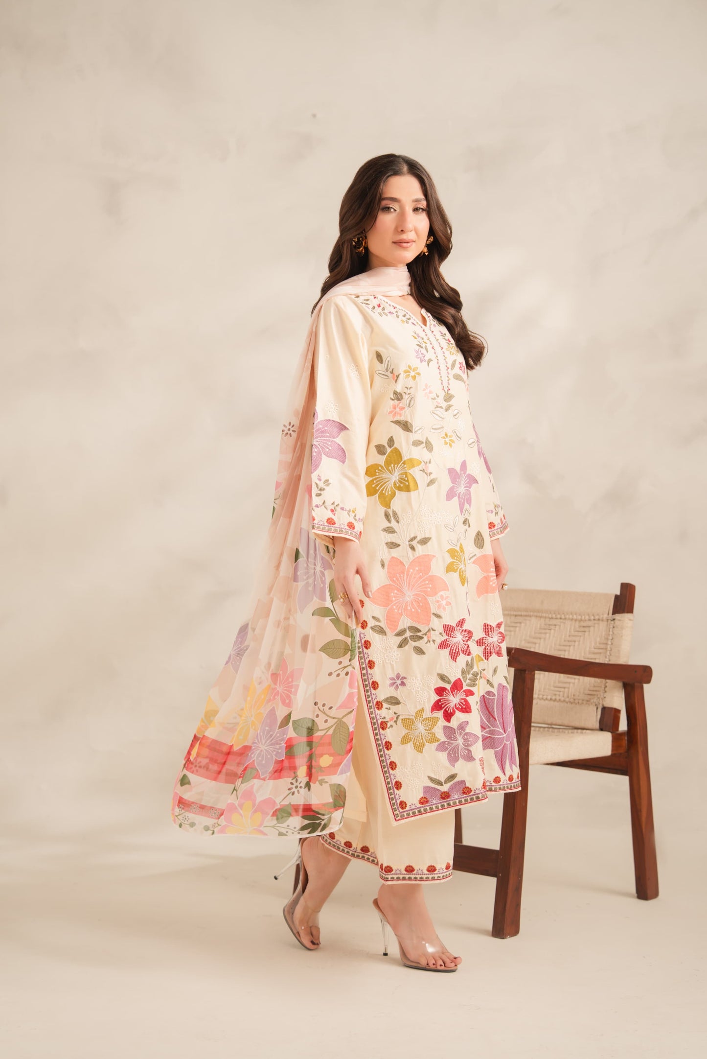 Aroosa Embroided 3pc dress