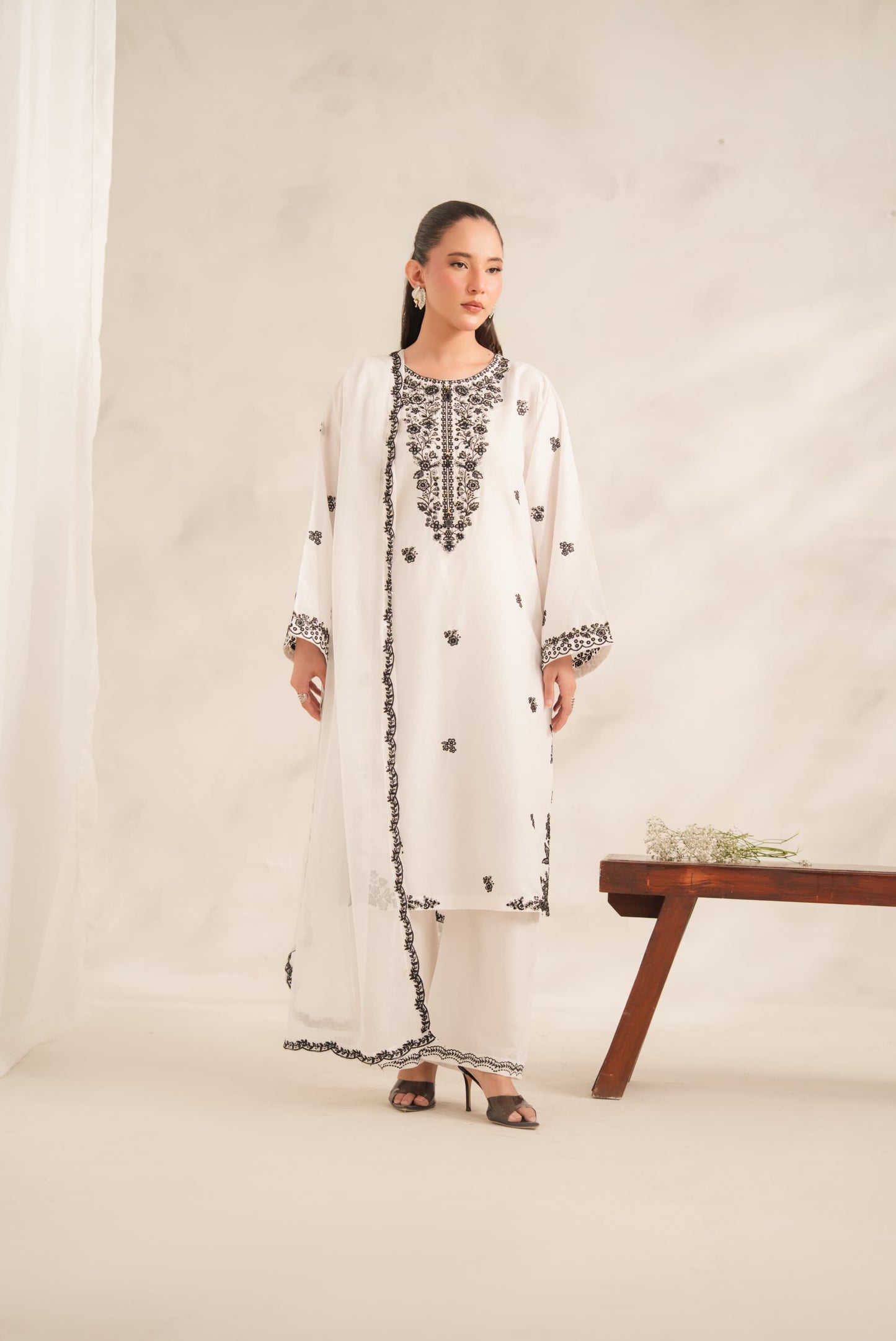 Dil lash embroidery 3pc