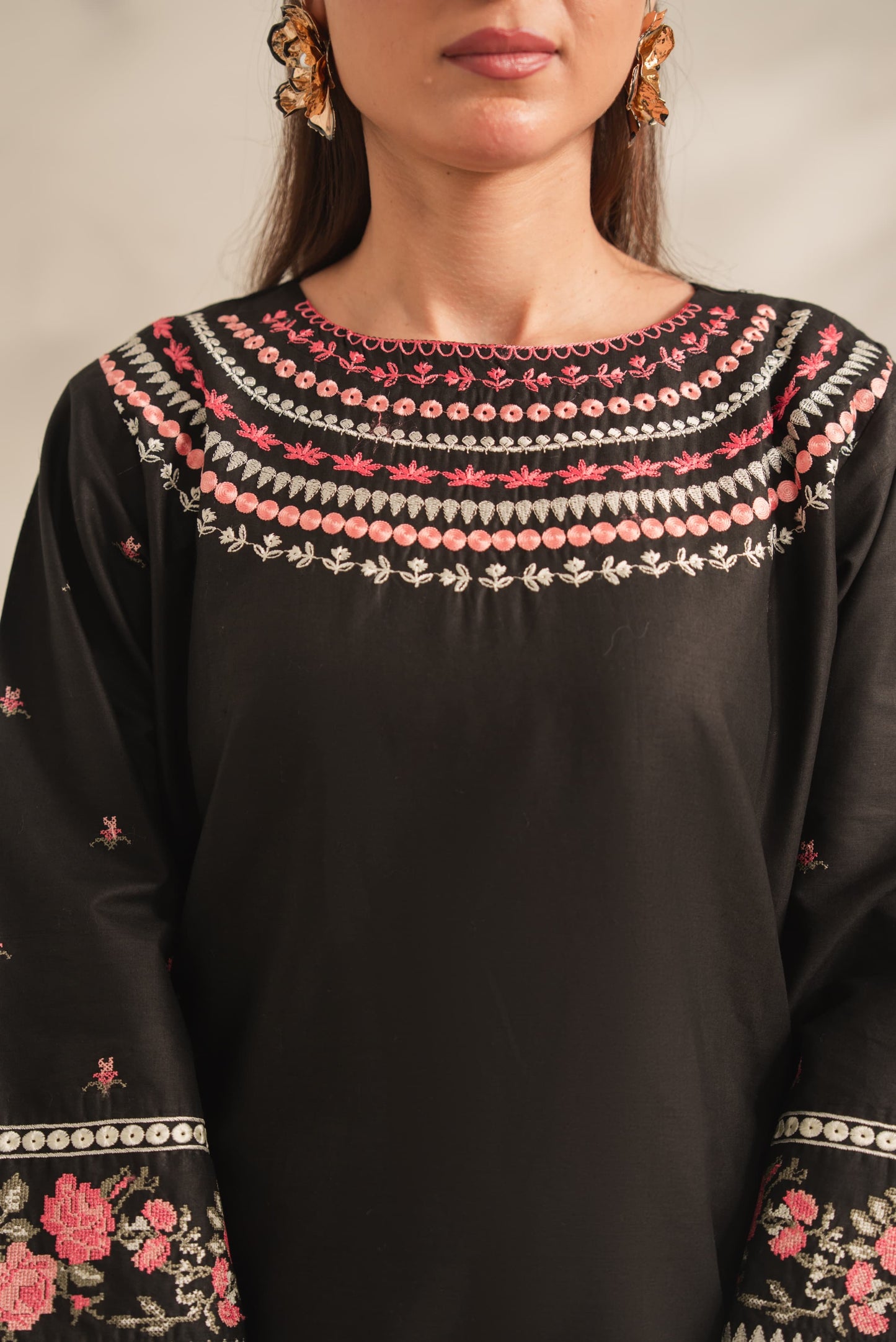 Black Roll Embroidered 2pc