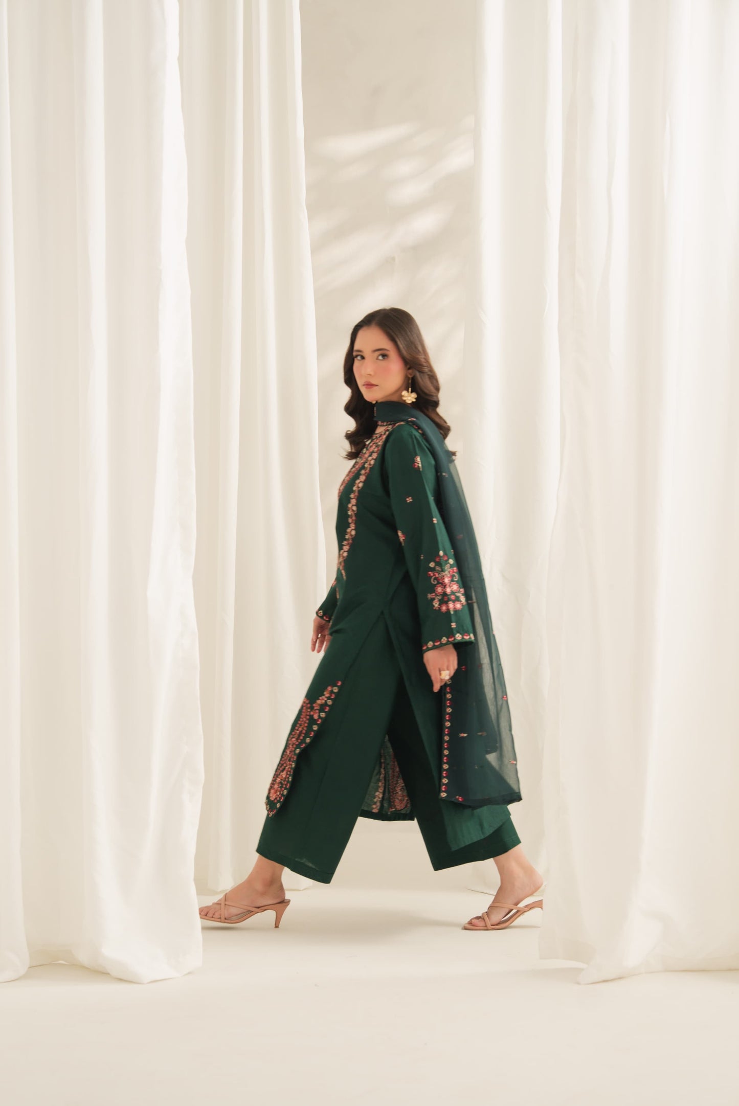 Soha embroidery 3pc dress (Plazo)