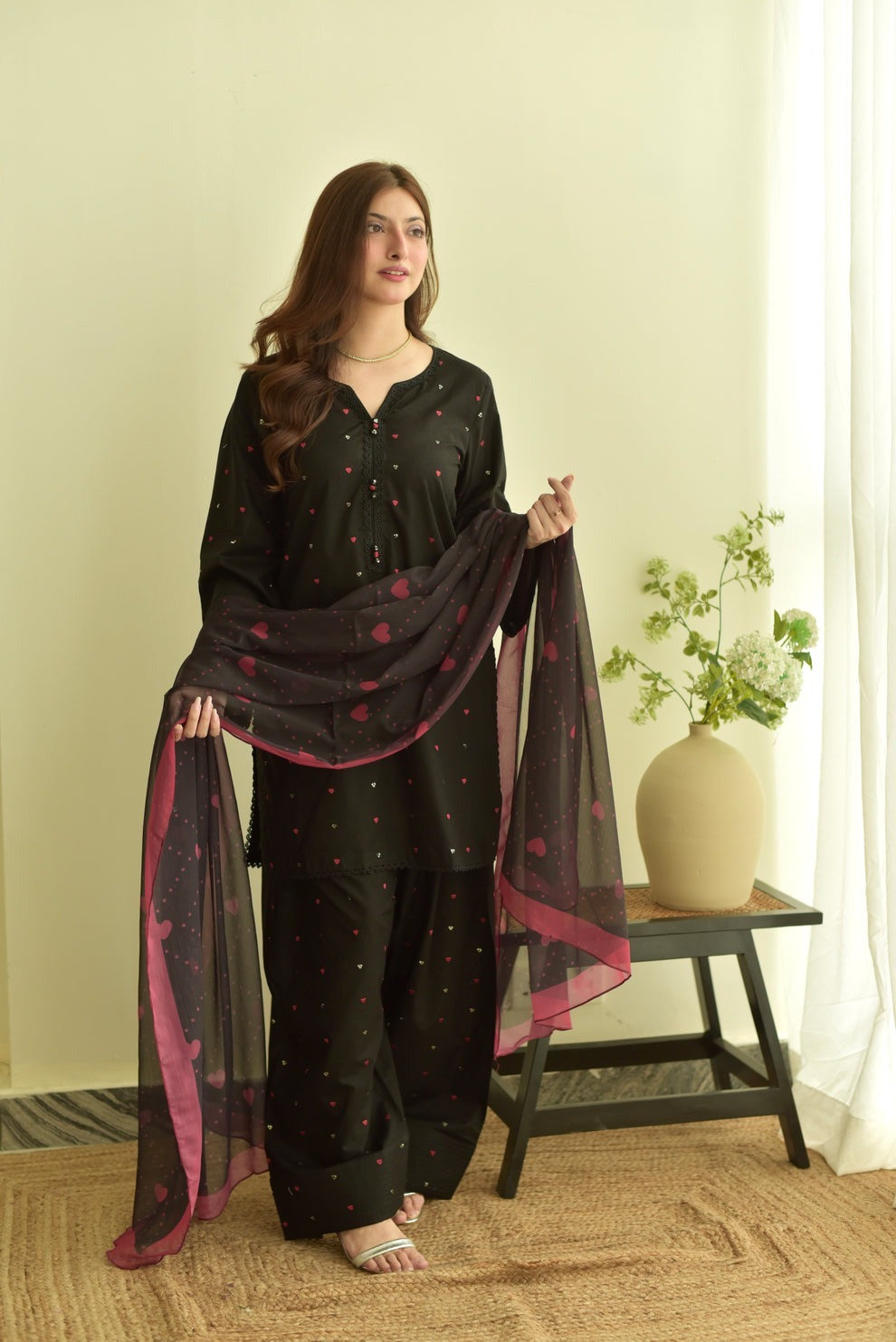 DILARA BLACK EMBROIDERED 3PC (FARSHI)*