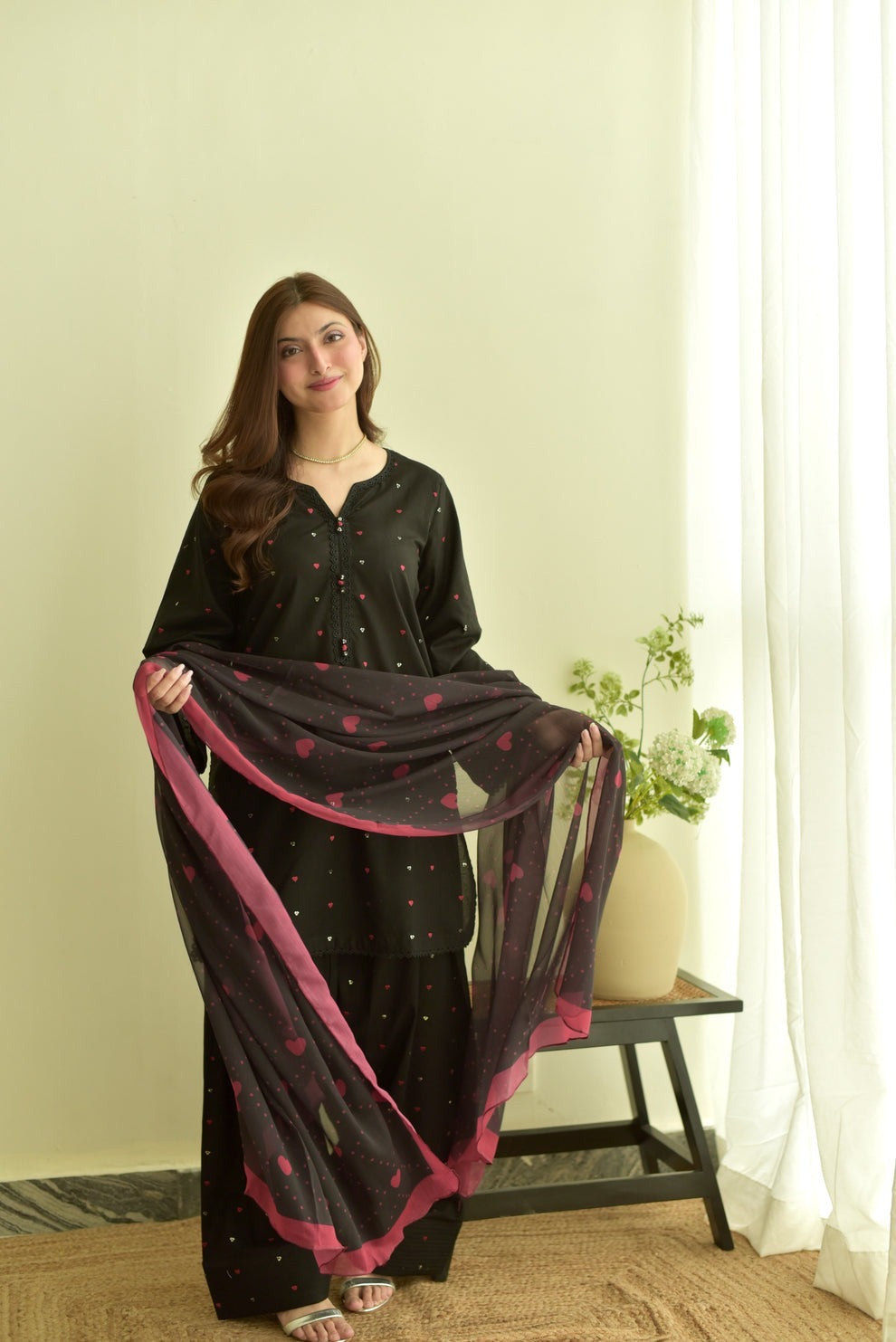 DILARA BLACK EMBROIDERED 3PC (FARSHI)*