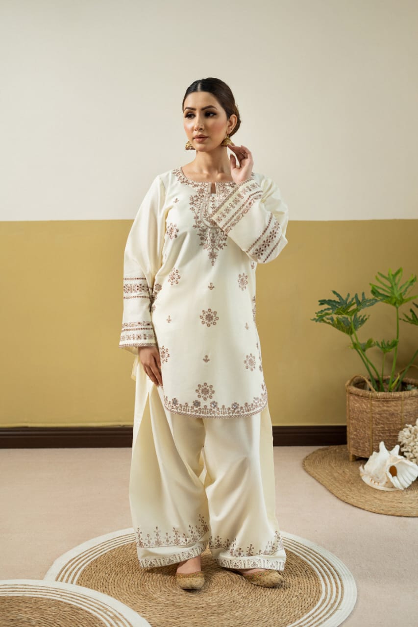 CREAM VILA EMBROIDERY 2PC