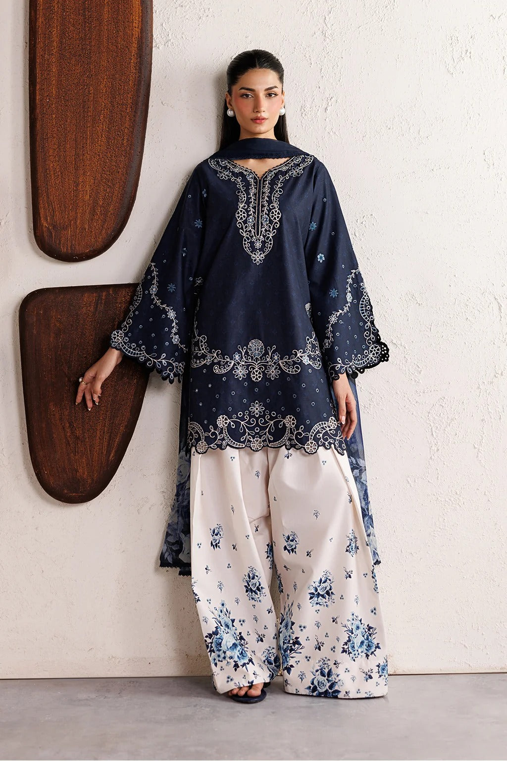 SINA EMBROIDERED 3PC