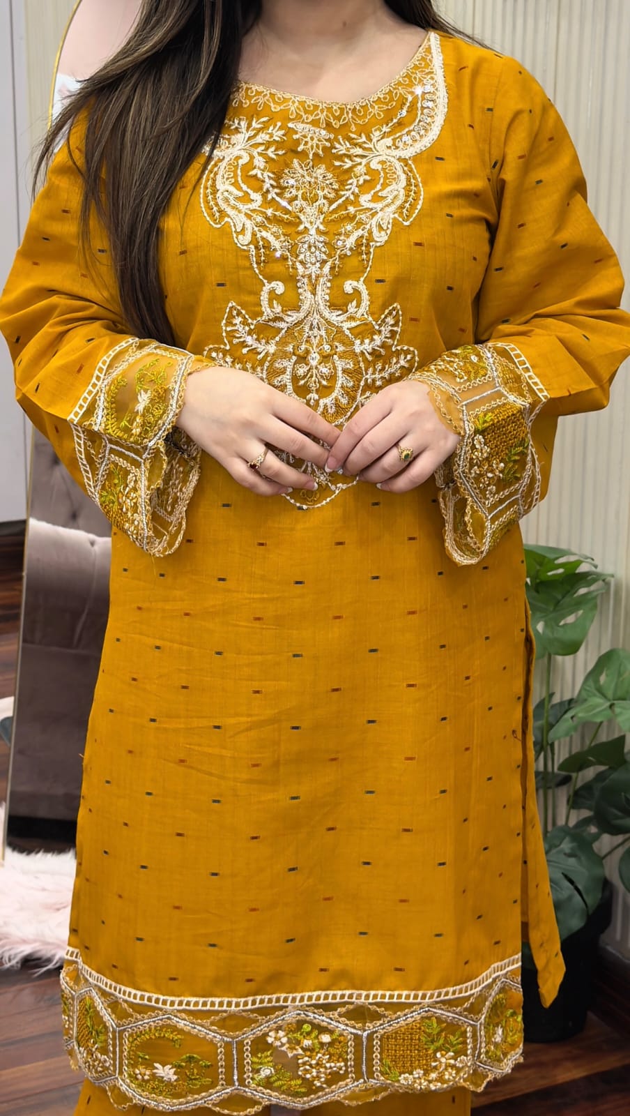 *MUQADDAS EMBROIDERED 2PC (FARSHI)*