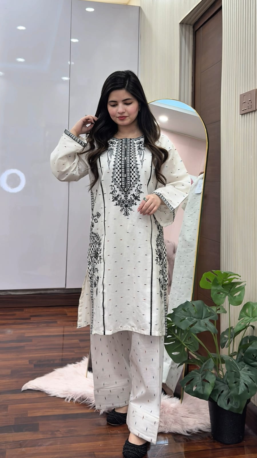 DOVE EMBROIDERED 2PC (FARSHI)*
