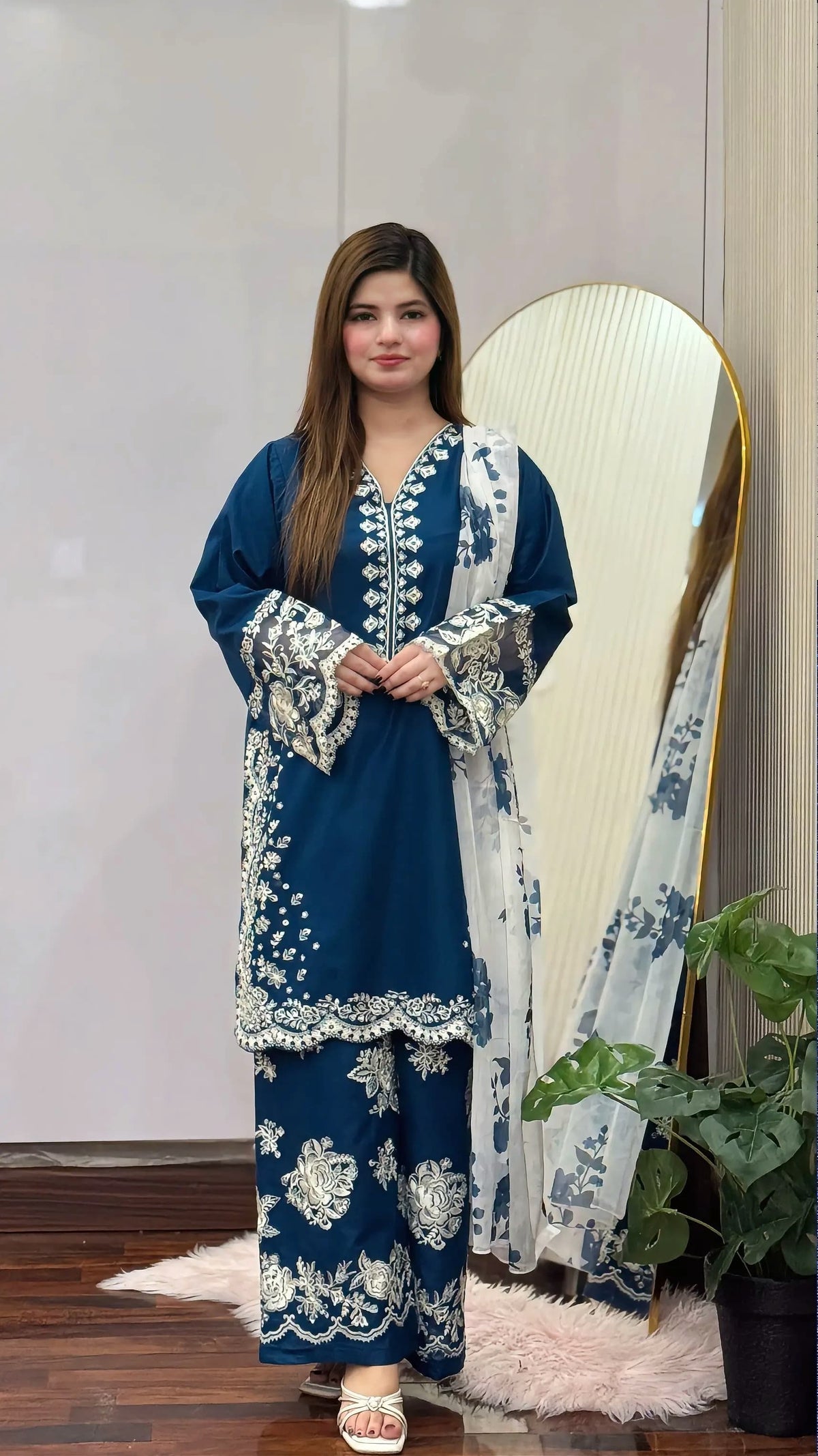 FALAK EMBROIDERED 3PC (PLAZO