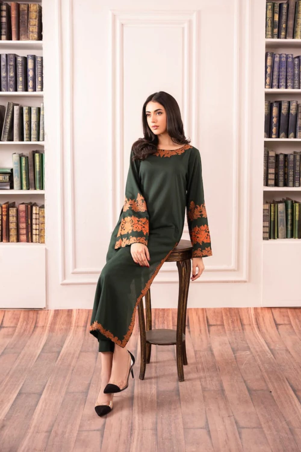 Omal embroidery dress