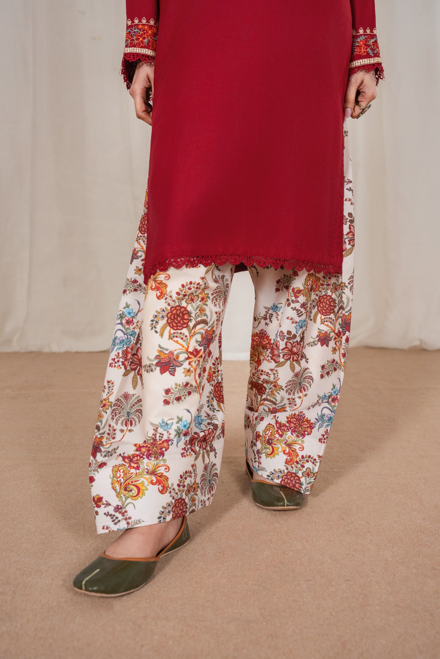 KESAR EMBROIDERED 3PC (FARSHI)