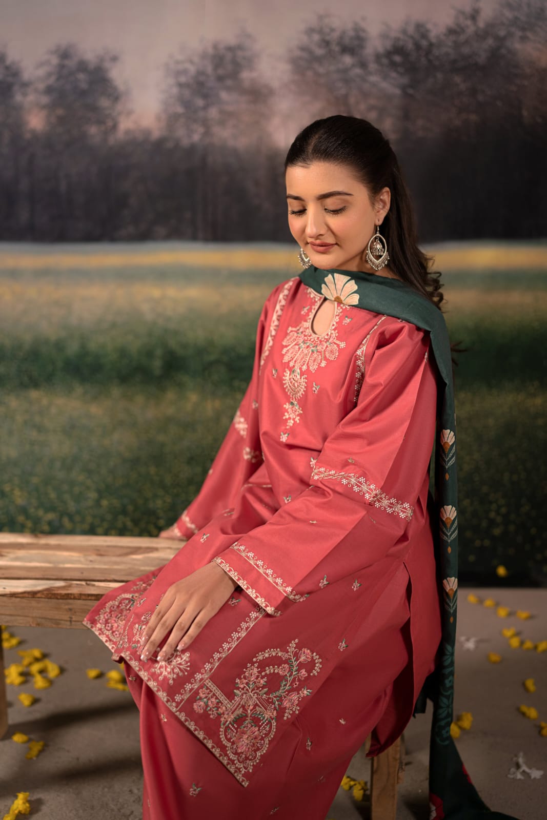 Janat embroided Article