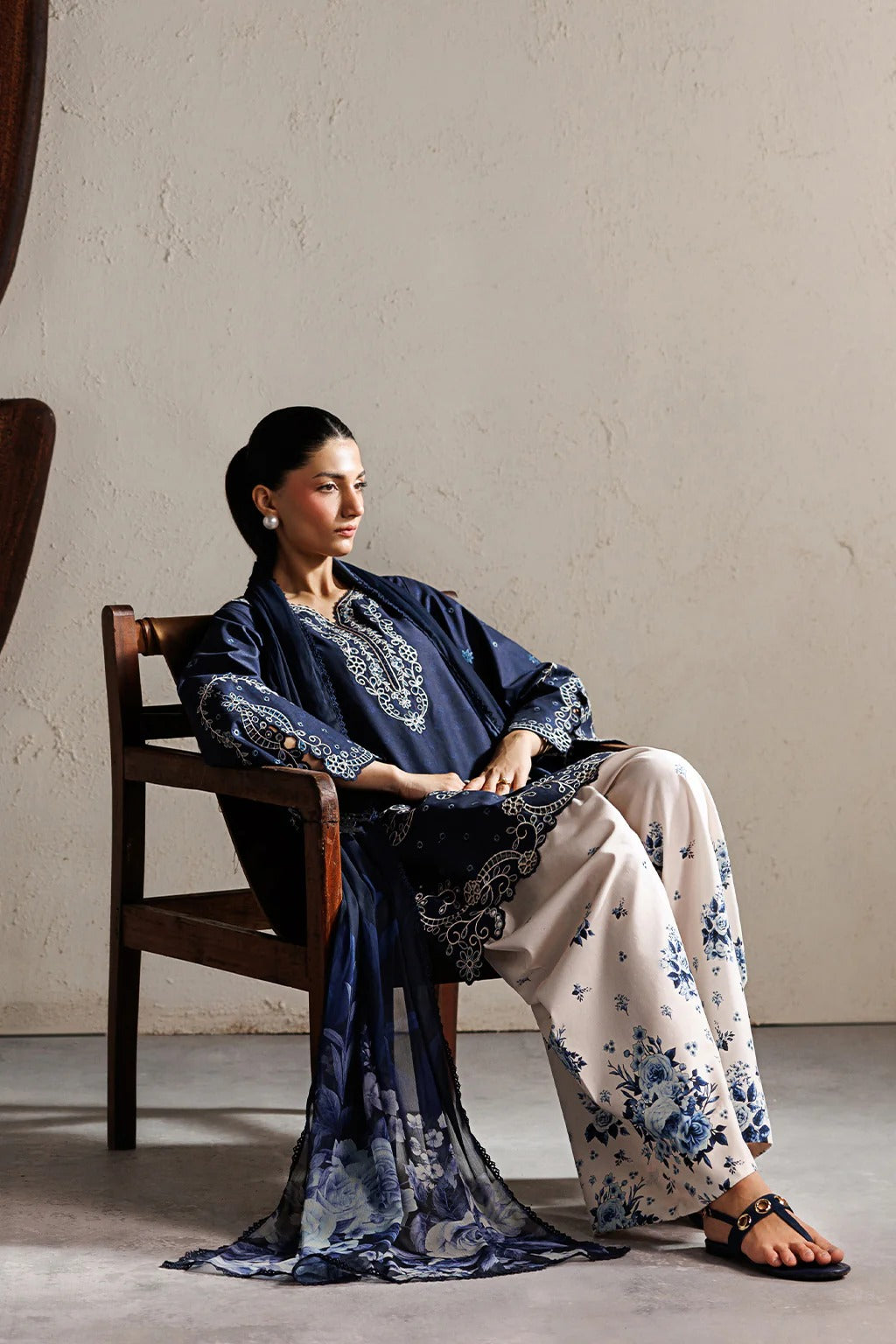 SINA EMBROIDERED 3PC