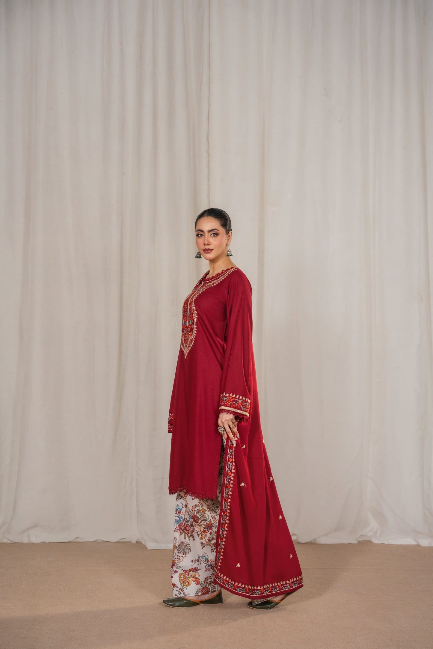 KESAR EMBROIDERED 3PC (FARSHI)