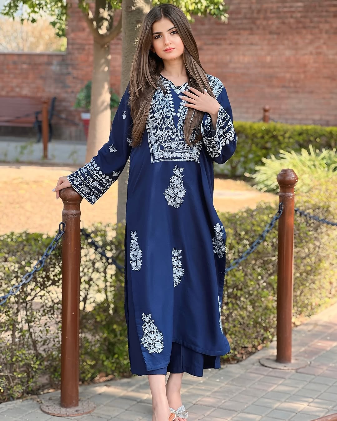 DAZZEL EMB LONG LENGHT